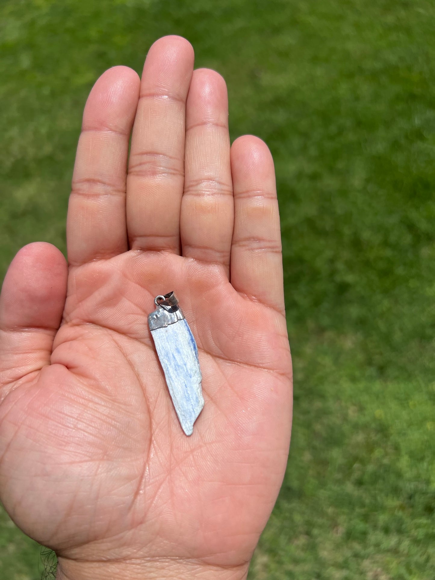 š Kyanite Crystal Handcrafted Pendant - Align Your Chakras & Speak Your Truth š