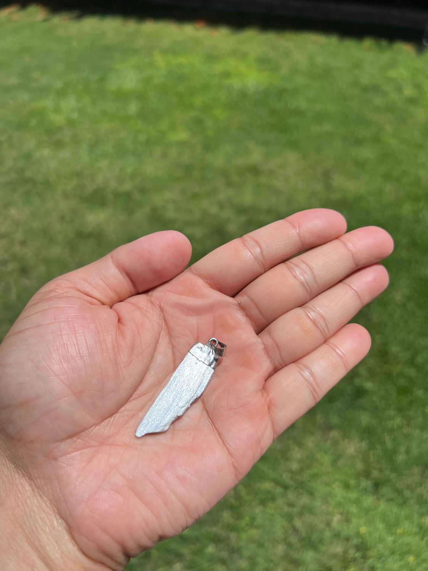š Kyanite Crystal Handcrafted Pendant - Align Your Chakras & Speak Your Truth š